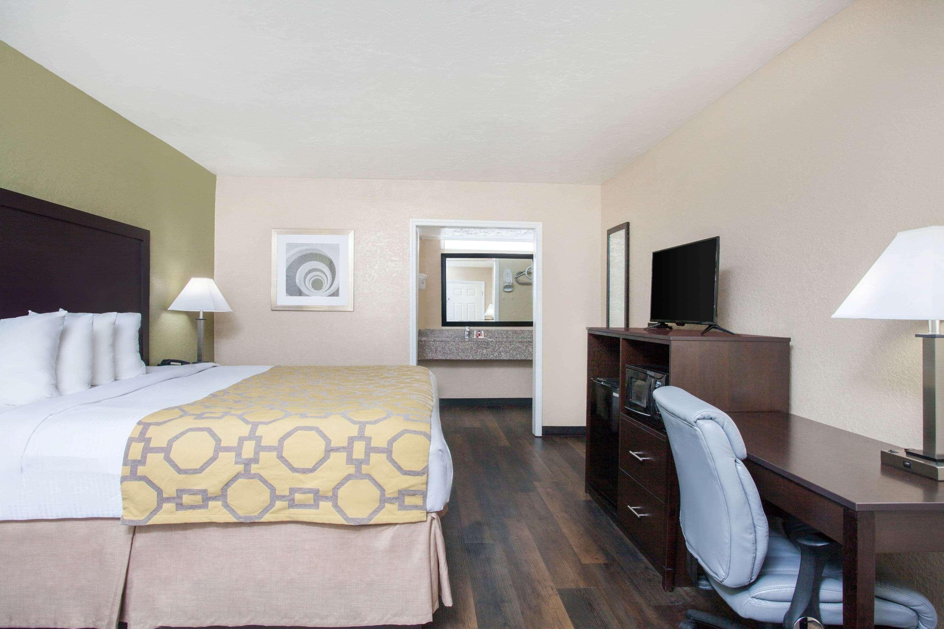 Baymont By Wyndham Lake Stadt Exterior foto