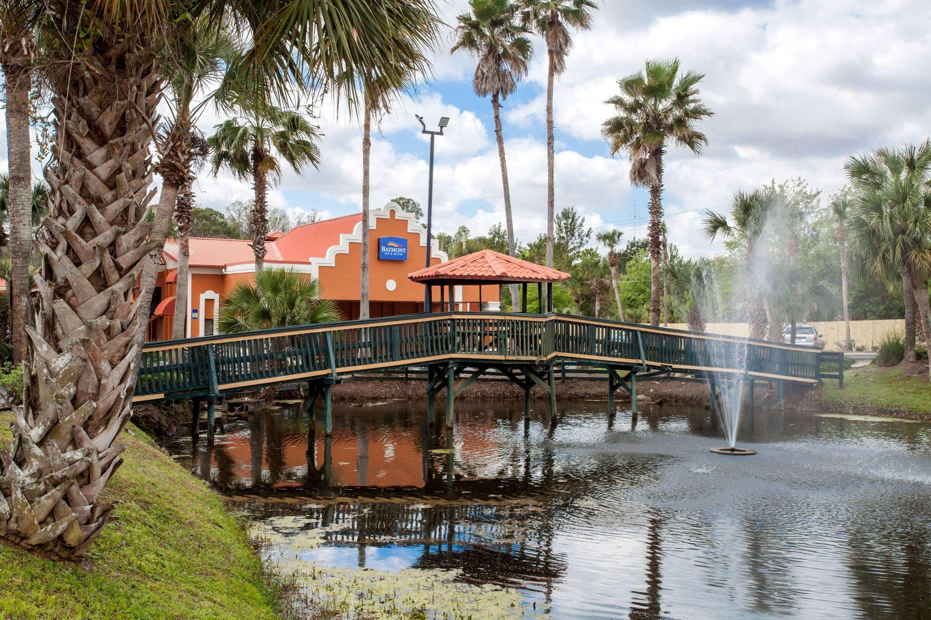 Baymont By Wyndham Lake Stadt Exterior foto