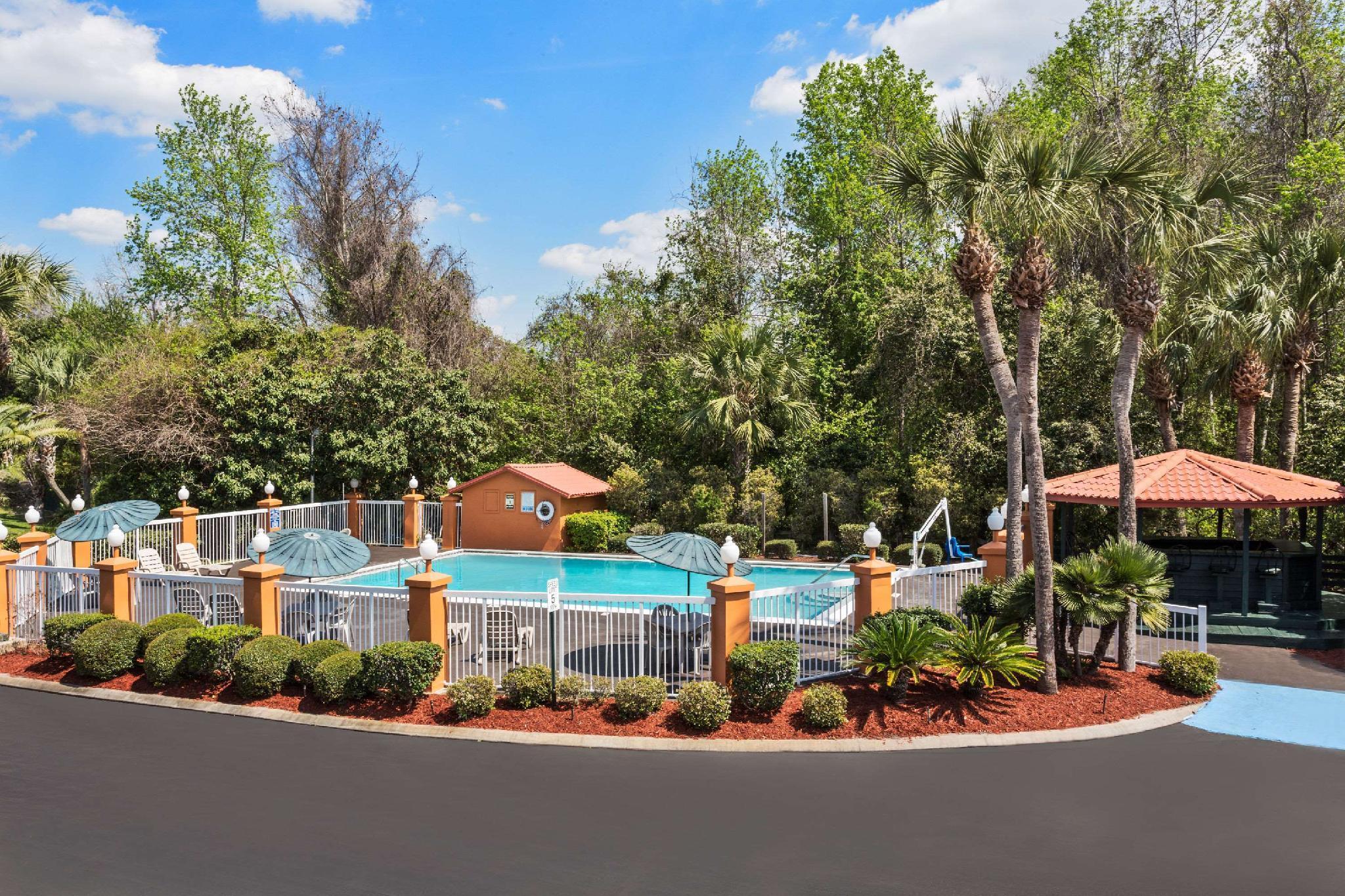 Baymont By Wyndham Lake Stadt Exterior foto