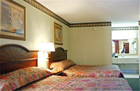 Baymont By Wyndham Lake Stadt Zimmer foto